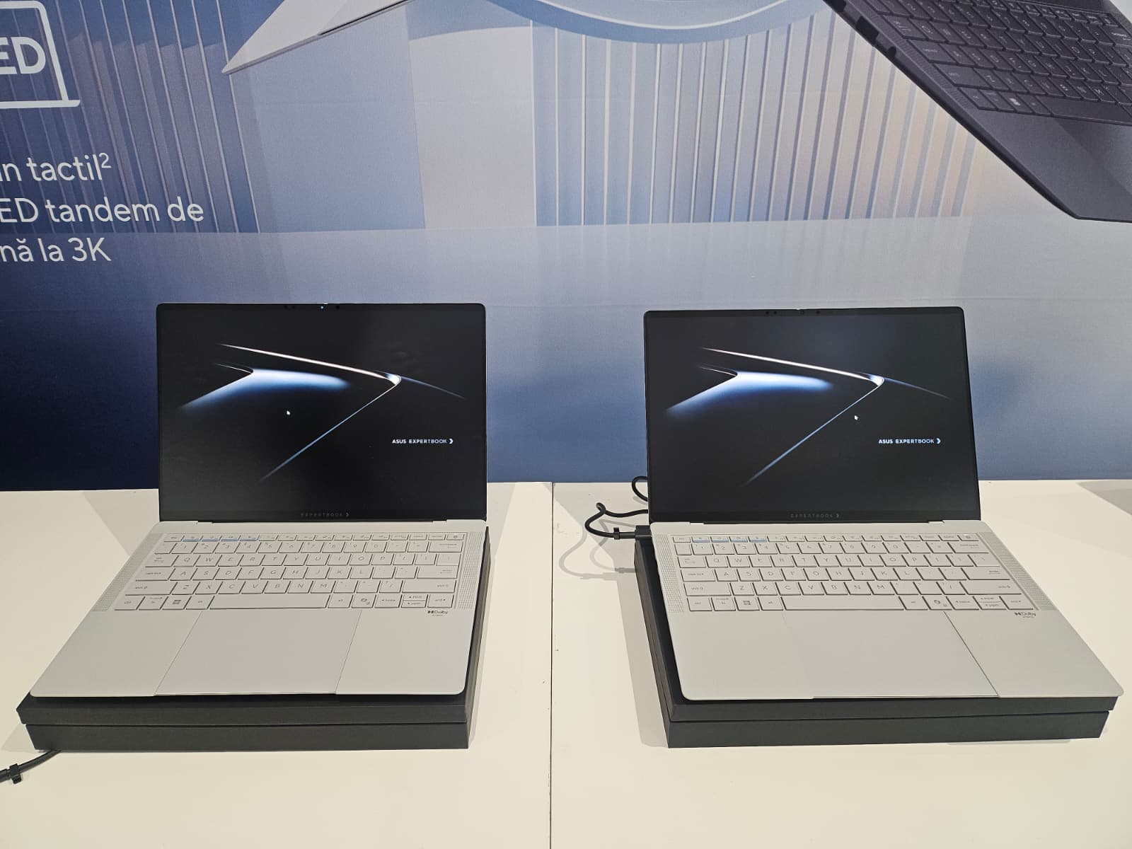 Asus lansează ExpertBook Ultra, un laptop premium gândit pentru era inteligenței artificiale ASUS a lansat oficial în România noul ExpertBook Ultra, un laptop business premium care pune accent pe inteligența artificială (AI), mobilitate și securitate