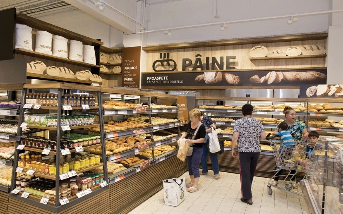 Alertă alimentară: Pâine retrasă de pe piață din cauza unui corp străin Vel Pitar România a anunțat o retragere voluntară a unor loturi de pâine Domnească Albă de 1 kg și Deplina Extra albă 600g, după descoperirea unui corp străin într-un produs