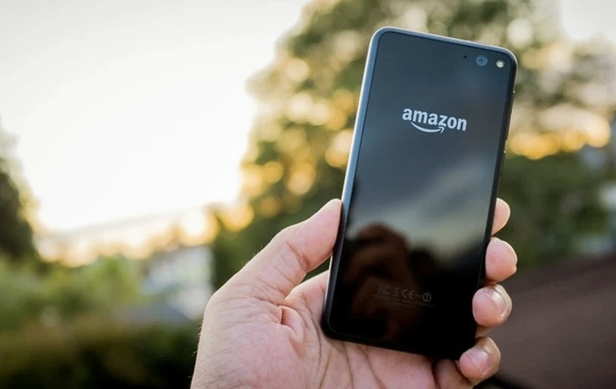 Amazon revine în lupta pentru supremația pe piața telefoanelor mobile Amazon, gigantul e-commerce, pare să încerce din nou să-și facă loc pe piața telefoanelor mobile, la aproape un deceniu de la eșecul răsunător al Fire Phone