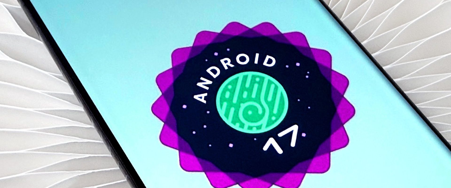 Android 17 vine cu îmbunătățiri majore pentru fotografierea direct din aplicații Noua versiune a sistemului de operare Android, prezentată odată cu lansarea Beta 3, aduce modificări semnificative în ceea ce privește calitatea fotografiilor realizate direct din aplicațiile sociale