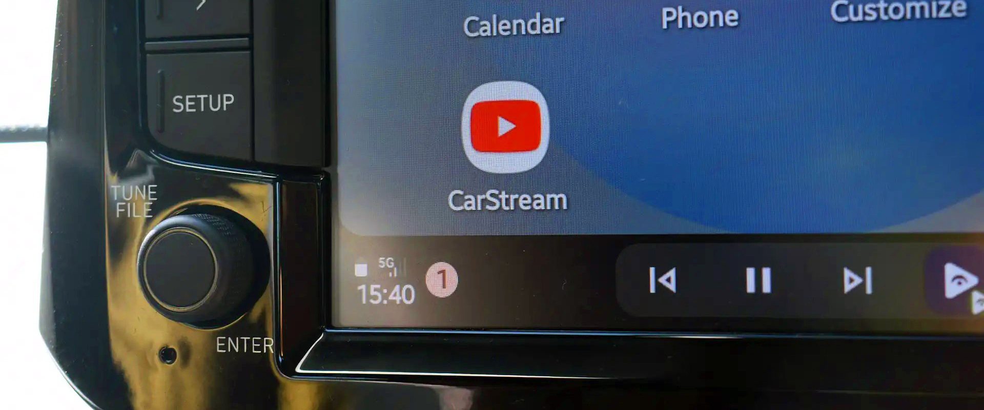 YouTube, disponibil pe Android Auto, dezamăgește șoferii