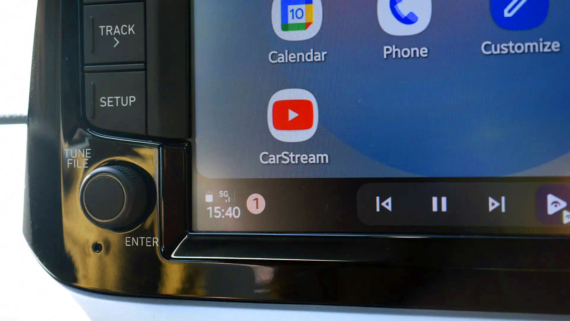 YouTube, disponibil pe Android Auto, dezamăgește șoferii