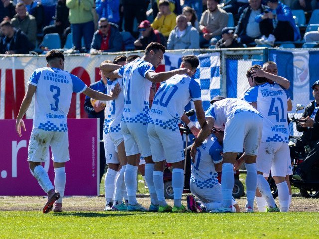 Performanță remarcabilă! Au terminat sezonul regulat neînvinși și sunt foarte aproape de promovarea în SuperLigă