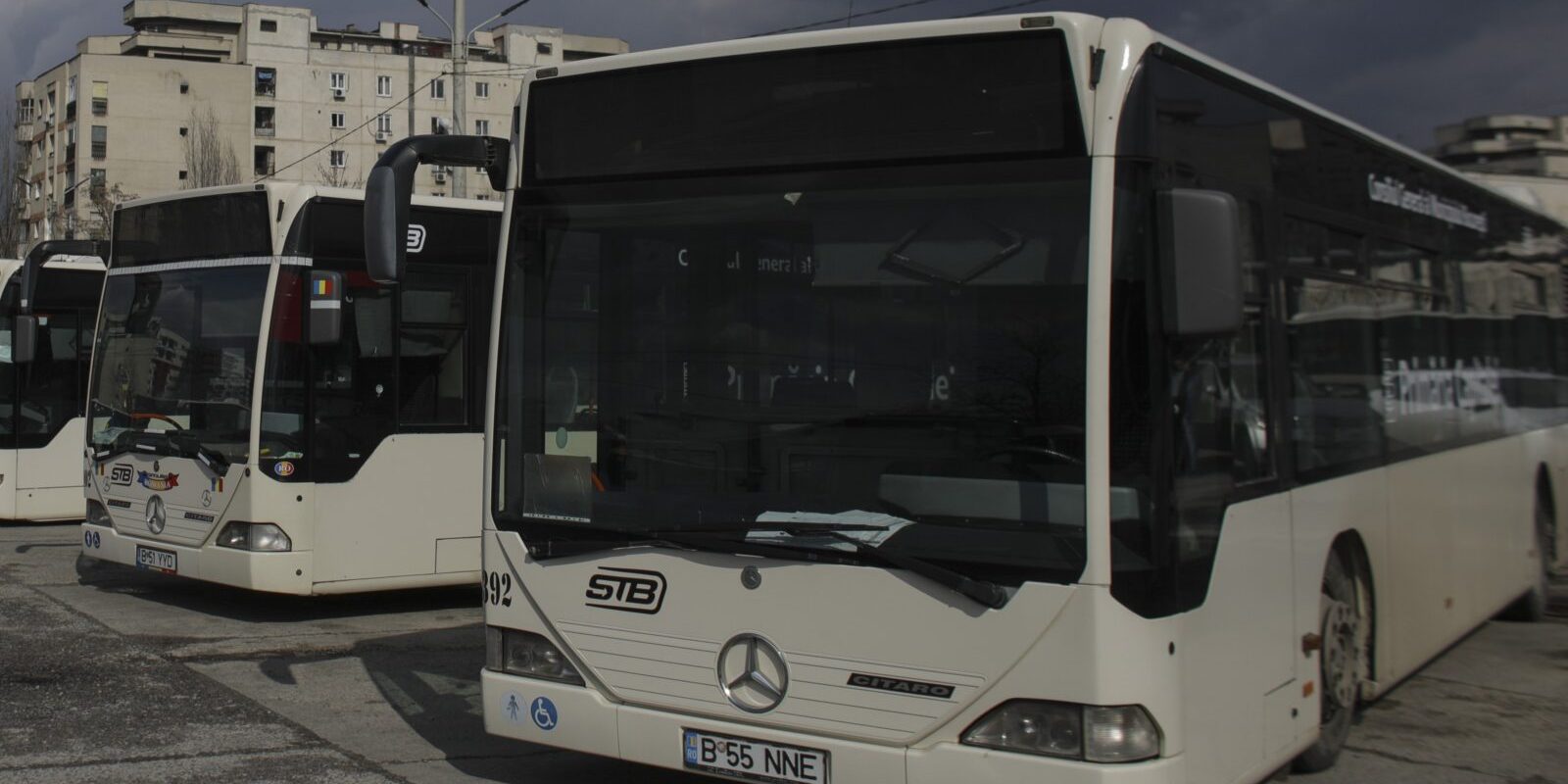 Reducerile de personal și salarii la STB intră în vigoare Începând de luni, 9 martie, Societatea de Transport București (STB) a implementat măsura de reducere a săptămânii de lucru pentru o parte din angajați