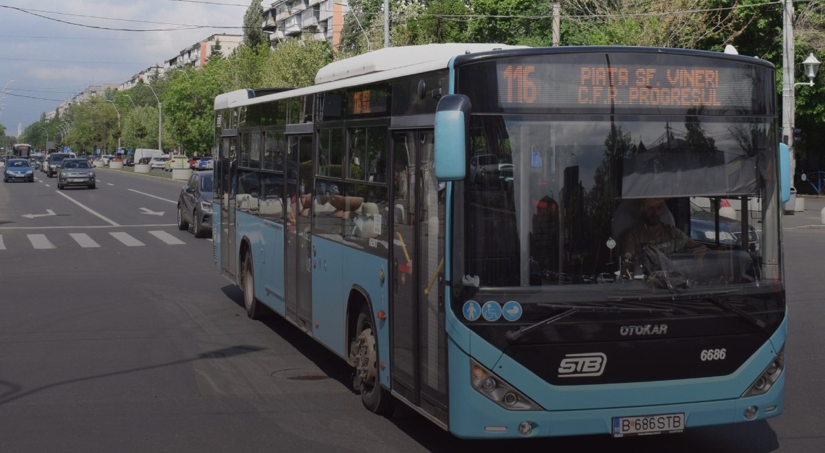 O nouă stație de autobuz în Sectorul 4 și devieri pe mai multe linii STB Începând de vineri, 13 martie 2026, călătorii din Sectorul 4 vor avea o nouă stație de autobuz la dispoziție, în zona Pieței Eroii Revoluției