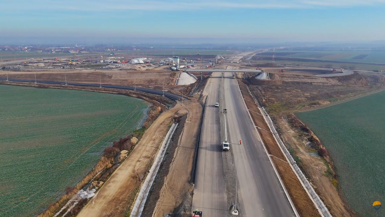 Soluții pentru o piață a construcțiilor mai eficientă: apelul constructorilor Cluj-Napoca a găzduit recent o conferință majoră dedicată sectorului construcțiilor din România, unde liderii din domeniu au tras un semnal de alarmă cu privire la necesitatea unor măsuri urgente pentru a elimina concurența neloială și blocajele generate de contestarea licitațiilor publice