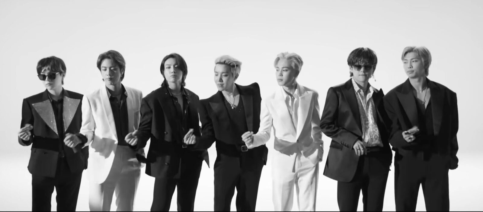 BTS, un nou record de audiență pentru concertul de revenire Aproape 18,4 milioane de fani din întreaga lume au urmărit concertul susținut de trupa sud-coreeană BTS la Seul, cu ocazia revenirii pe scenă după o pauză