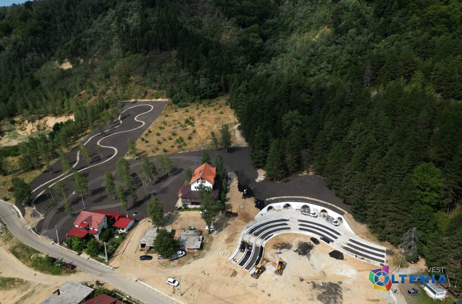 SALROM vrea să reia exploatarea grafitului la Baia de Fier, în contextul cererii europene pentru baterii Societatea Naţională a Sării SA (SALROM) a anunțat că a inițiat demersuri încă din 2022 pentru reluarea exploatării grafitului în zona Baia de Fier, județul Gorj