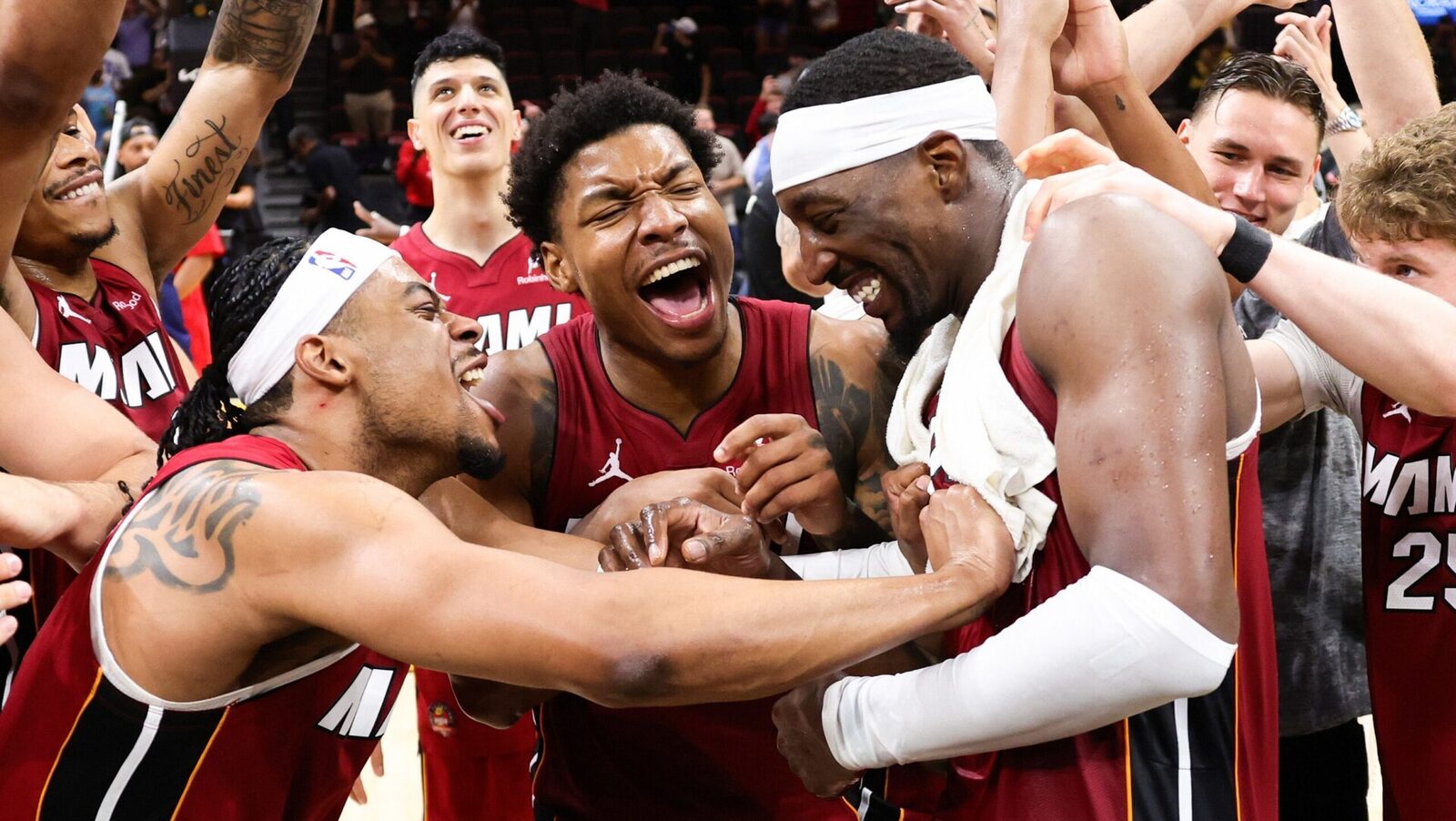 Bam Adebayo rescrie istoria NBA cu o performanță uluitoare de 83 de puncte Miami, Florida – Într-o seară de marți care va rămâne memorabilă în istoria baschetului, centrul echipei Miami Heat, Bam Adebayo, a reușit o performanță ieșită din comun, marcând 83 de puncte într-un meci împotriva echipei Washington Wizards