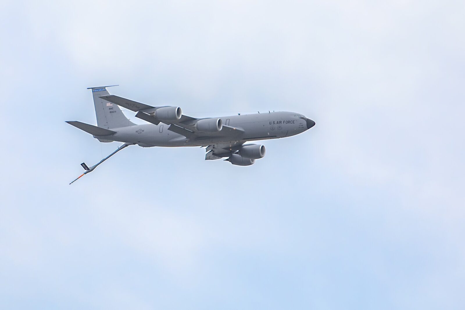 Bulgaria sporește măsurile de securitate pe fondul tensiunilor din Orientul Mijlociu Pe fondul escaladării tensiunilor din Orientul Mijlociu, Bulgaria a intensificat măsurile de securitate în jurul aeroporturilor și al locațiilor unde este găzduit personal american și israelian
