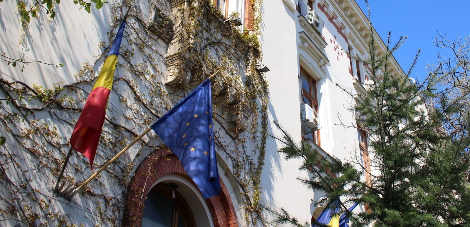 Rectorul Universității din Suceava, Mihai Dimian, propus pentru funcția de ministru al Educației Biroul Politic Național al PNL a decis să-l propună pe Mihai Dimian, rectorul Universității „Ștefan cel Mare” din Suceava, pentru funcția de ministru al Educației