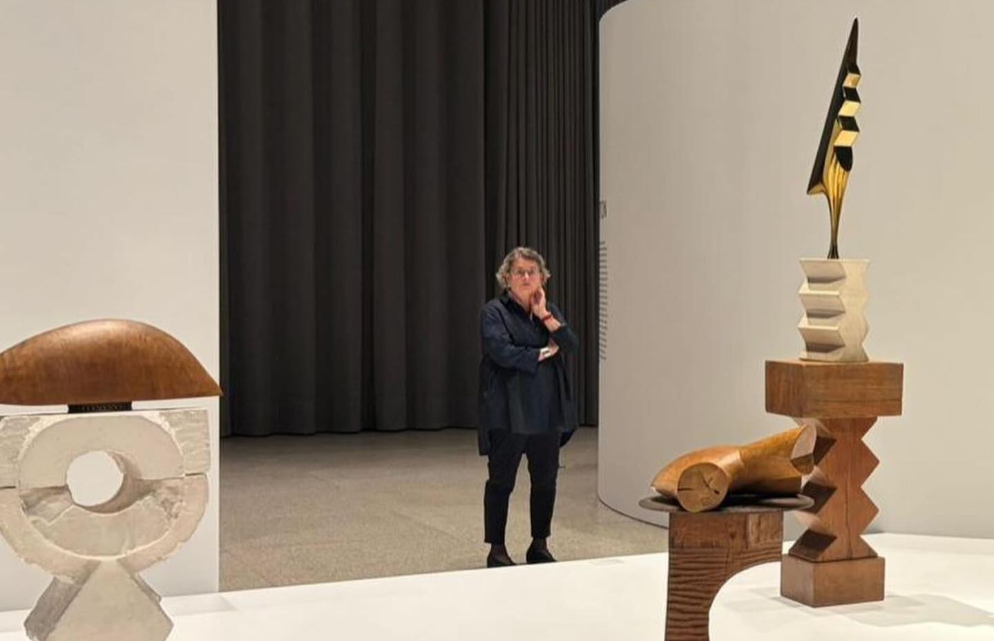 Brâncuși, omagiat la Berlin: Expoziția monumentală deschisă la Neue Nationalgalerie O expoziție amplă dedicată operei lui Constantin Brâncuși s-a deschis la Berlin, la Neue Nationalgalerie, marcând 150 de ani de la nașterea sculptorului român