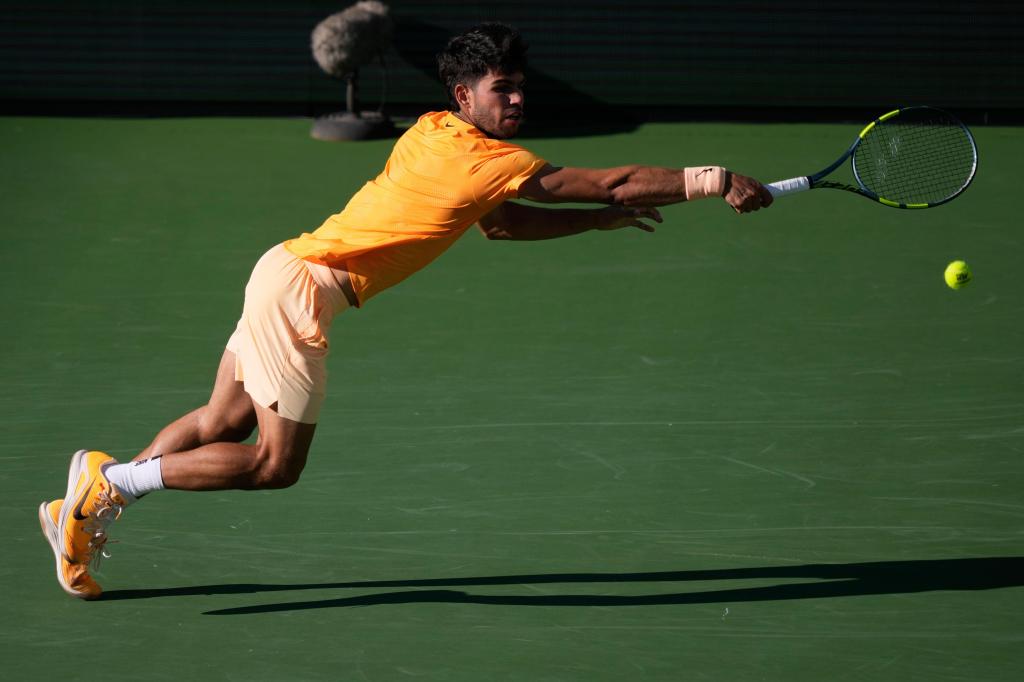 Alcaraz, eliminat prematur la Miami: Korda produce surpriza MIAMI GARDENS, Florida, SUA – Carlos Alcaraz, actualul număr 1 mondial, a suferit o eliminare surprinzătoare în turul trei al turneului de la Miami Open, fiind învins de americanul Sebastian Korda