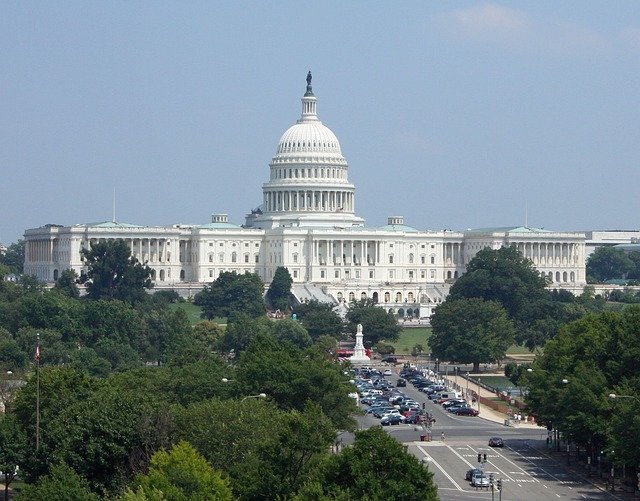 Senatul american respinge limitarea puterilor lui Trump în domeniul militar Senatul Statelor Unite ale Americii a respins miercuri o rezoluție care viza limitarea puterilor președintelui Donald Trump în ceea ce privește utilizarea forței militare împotriva Iranului