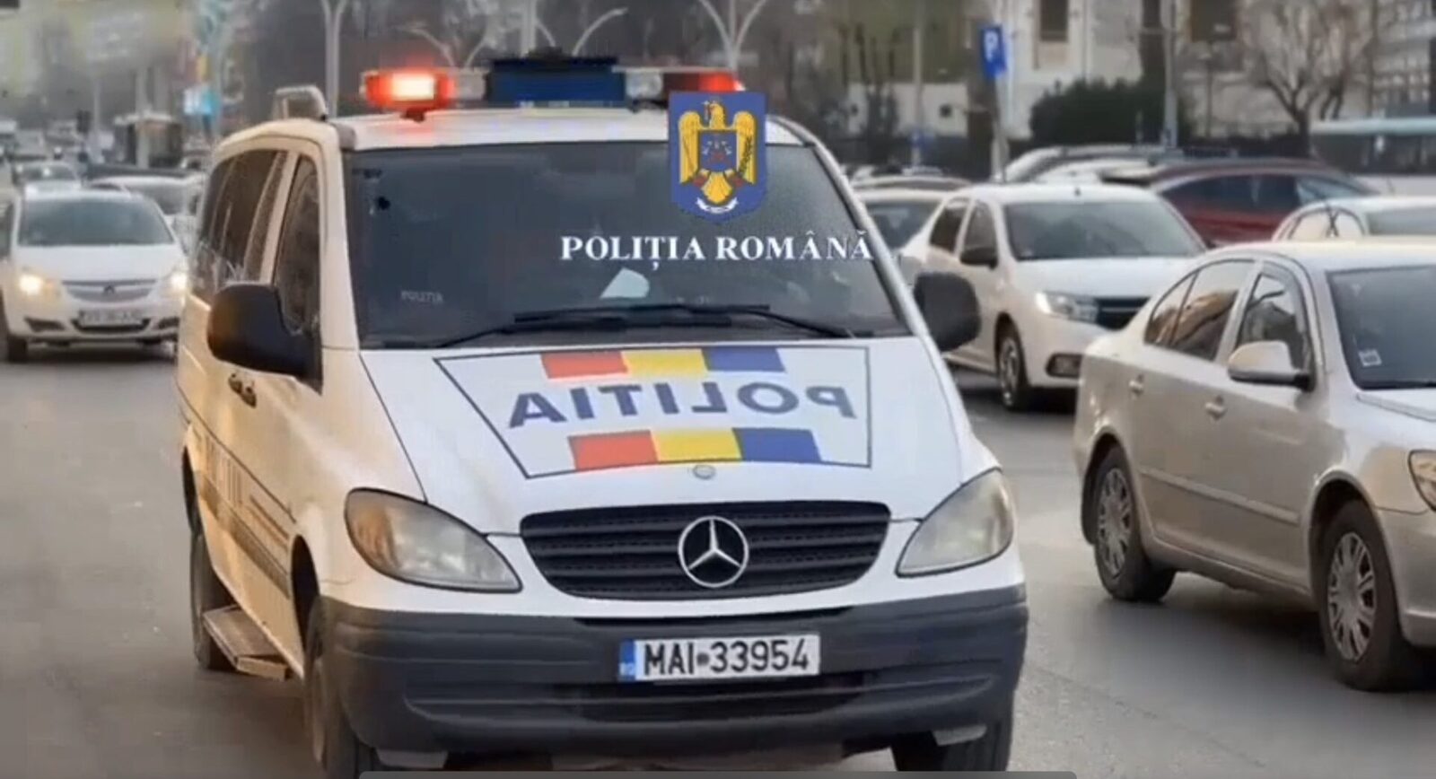 Percheziții la Argeș într-un dosar de poluare a apelor Polițiștii de la Serviciul Arme Explozivi și Substanțe Periculoase din Argeș au efectuat joi dimineața șapte percheziții în mai multe cazuri de poluare a apelor, conform unui anunț al Inspectoratului de Poliție Județean (IPJ)