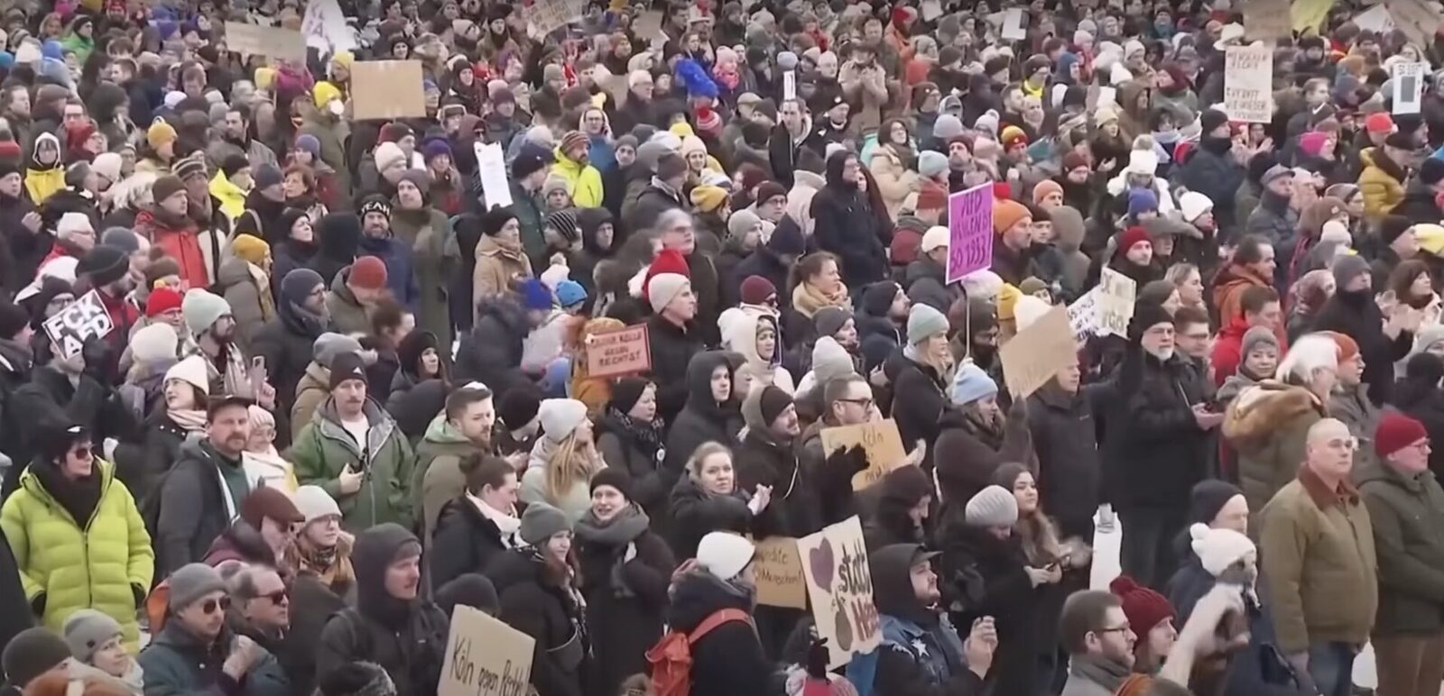 Mii de tineri germani protestează față de posibila reintroducere a serviciului militar obligatoriu Mii de elevi și adolescenți din Germania au organizat joi manifestații ample în diverse orașe, exprimându-și dezacordul față de planurile guvernului de a reintroduce o formă de serviciu militar obligatoriu