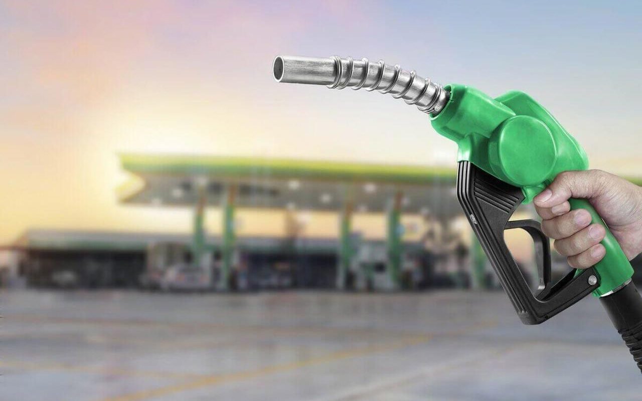 Prețurile la combustibili cresc în Bulgaria: Motorina și benzina ating noi maxime Prețurile la carburanți în Bulgaria înregistrează o creștere semnificativă, atât pentru motorină, cât și pentru benzină, alimentând îngrijorări cu privire la impactul asupra economiei și riscul de scumpiri în lanț