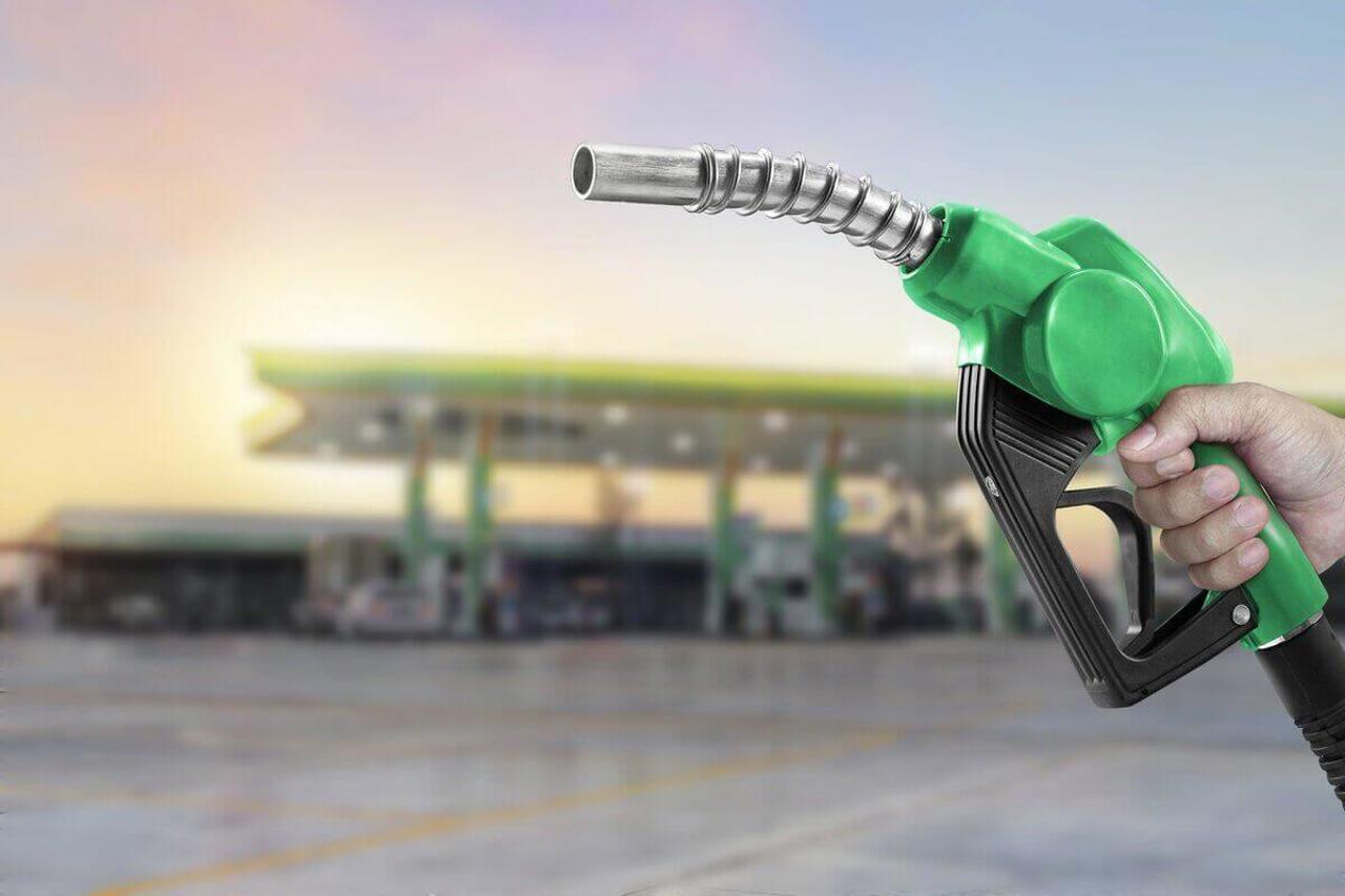 Prețurile la combustibili cresc în Bulgaria: Motorina și benzina ating noi maxime Prețurile la carburanți în Bulgaria înregistrează o creștere semnificativă, atât pentru motorină, cât și pentru benzină, alimentând îngrijorări cu privire la impactul asupra economiei și riscul de scumpiri în lanț