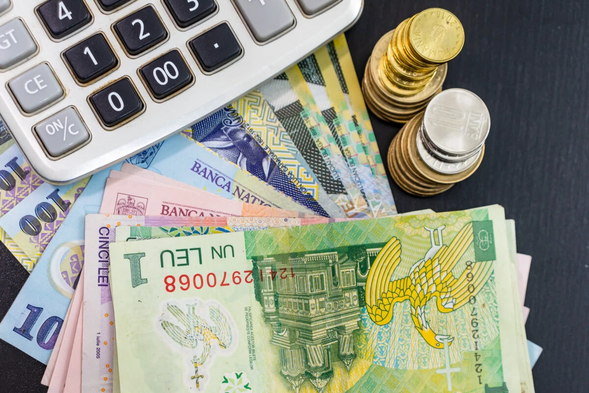 Cât pierzi la creditul de 5.000 lei dacă achiți doar minimul lunar?