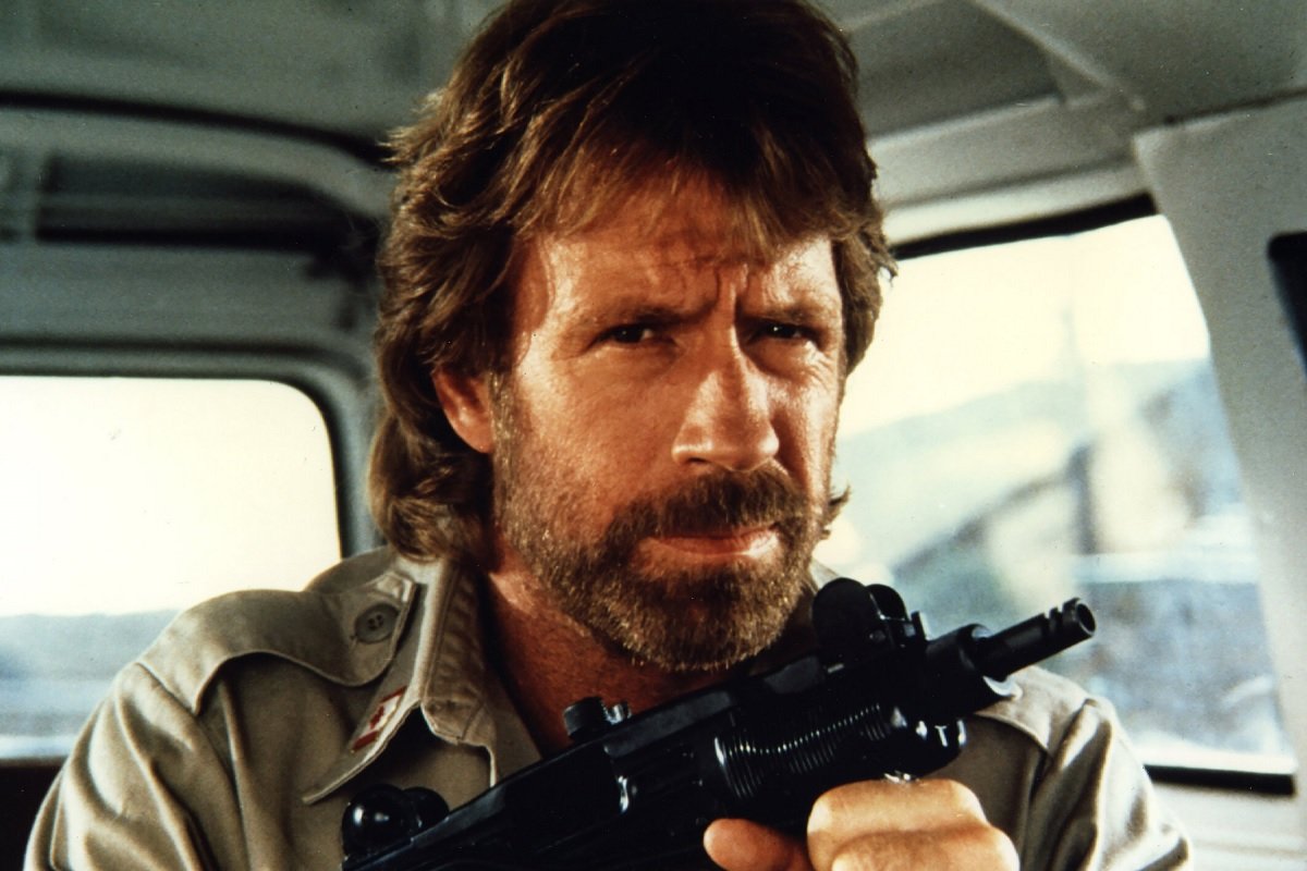Chuck Norris, legenda filmelor de acțiune, a lăsat în urmă o avere estimată la 70 de milioane de dolari Chuck Norris, actorul american devenit un simbol al filmelor de acțiune în anii ’70 și ’80, a trecut în neființă, lăsând în urmă o impresionantă moștenire financiară și o carieră de succes