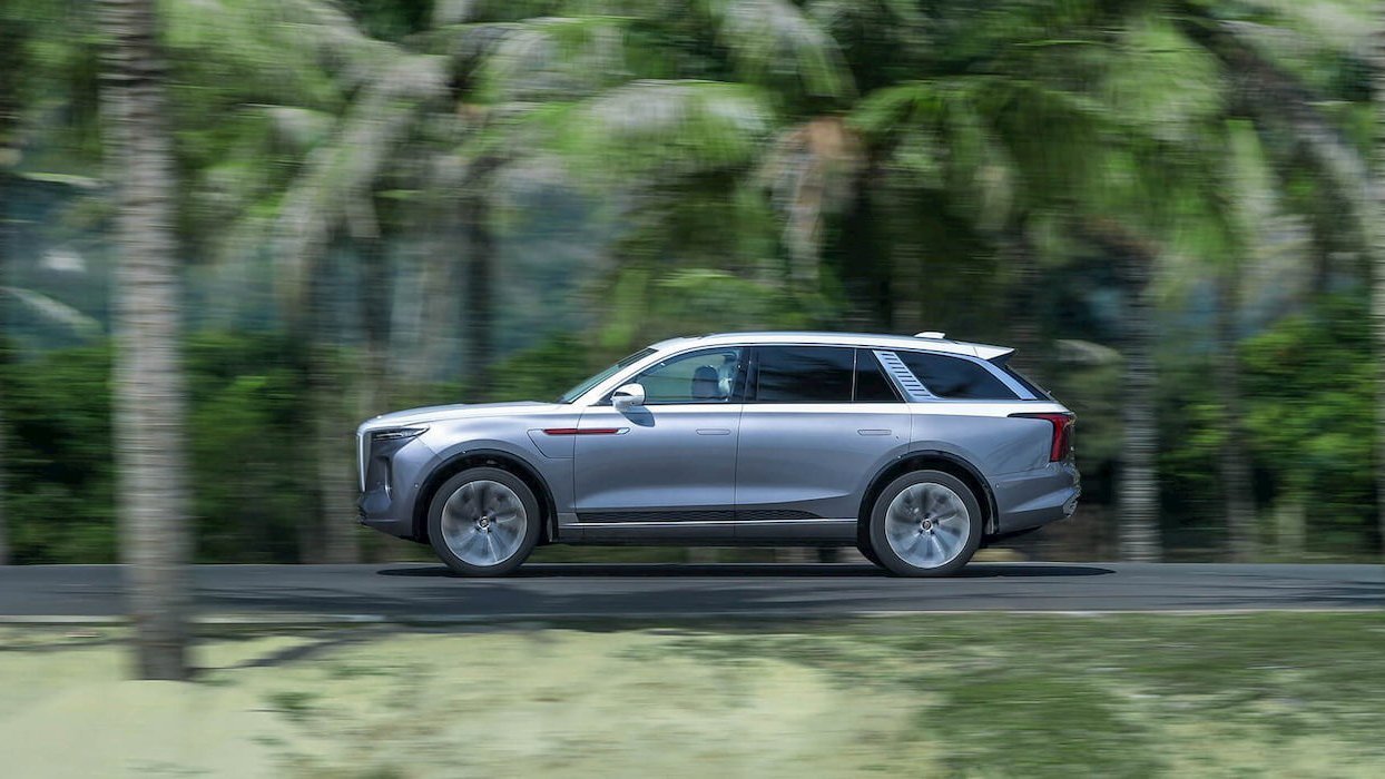 O nouă baterie pentru mașinile electrice promite o autonomie sporită, dar provocările rămân Cercetătorii chinezi au dezvoltat o nouă tehnologie de baterii pentru vehiculele electrice (EV) care ar putea crește semnificativ autonomia acestora