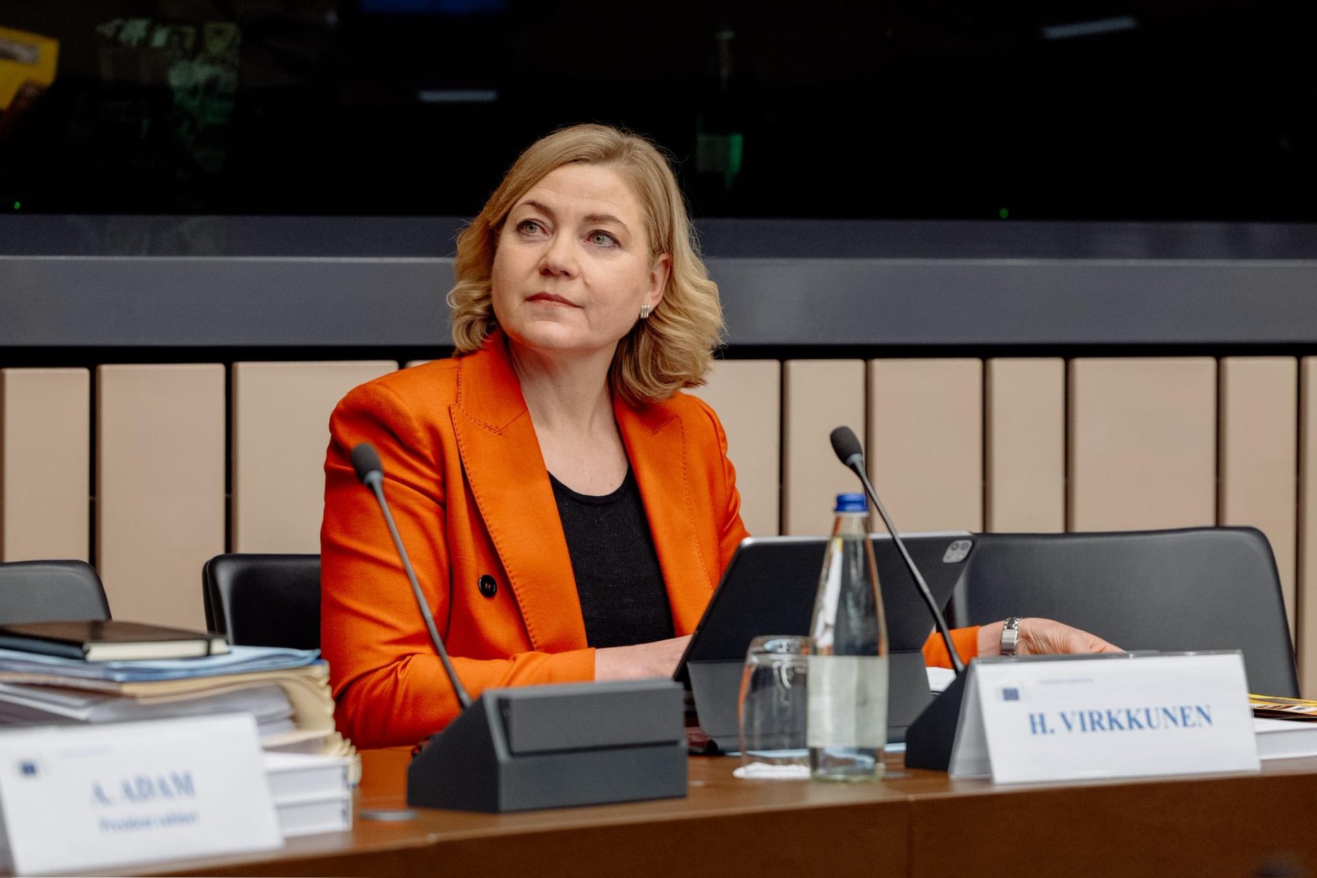 Dependența de tehnologiile străine, un pericol pentru Uniunea Europeană, avertizează Bruxelles-ul Comisia Europeană trage un semnal de alarmă privind dependența statelor membre de tehnologiile companiilor străine
