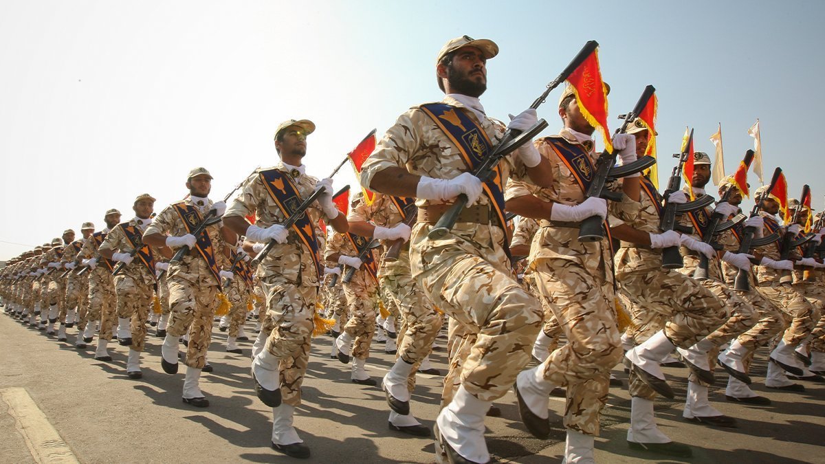 Statele Unite și Israelul, Acuzate de Moscova că Vizează Schimbarea Ideologică în Iran O analiză publicată de o sursă media din Moscova sugerează că Statele Unite și Israelul nu urmăresc doar îndepărtarea unor lideri iranieni, ci obiectivul principal al unei potențiale confruntări militare ar fi eradicarea ideologiei anti-americane și anti-israeliene din Iran