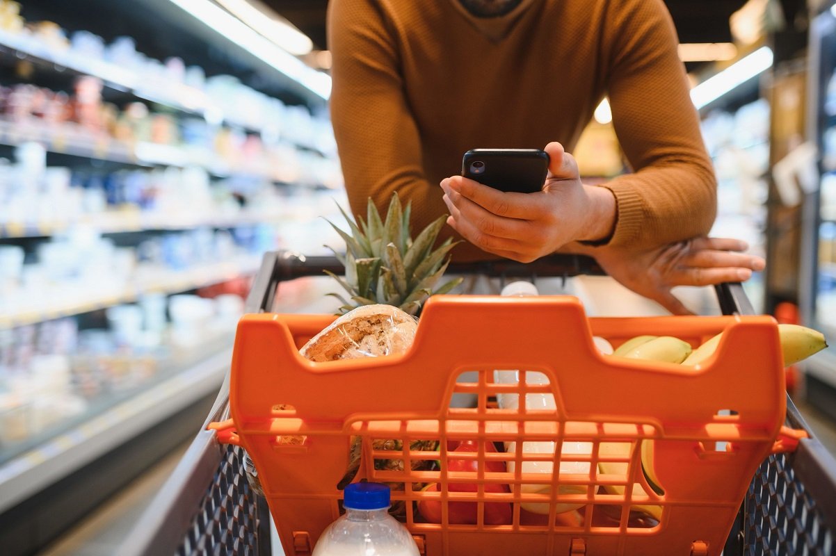 Pâinea și alte alimente de bază se vor scumpi semnificativ în 2026, avertizează specialiștii Românii se vor confrunta cu prețuri mai mari la alimentele de bază în 2026, pe fondul scumpirii carburanților și a costurilor mai mari de producție, conform estimărilor experților