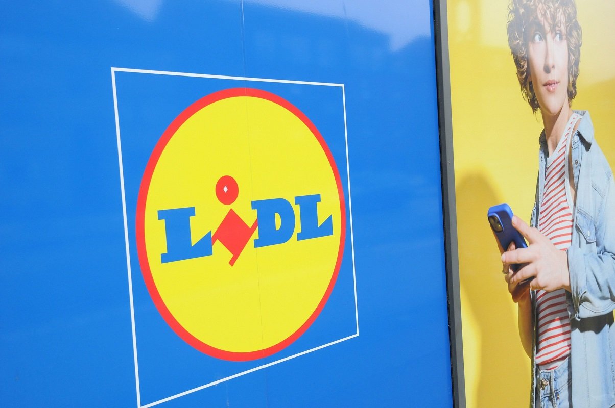 Lidl lansează campania Click & Pick: Miel întreg și alte produse pot fi rezervate prin aplicație Lanțul de magazine Lidl introduce o nouă modalitate de cumpărături prin aplicația Lidl Plus, numită Click & Pick