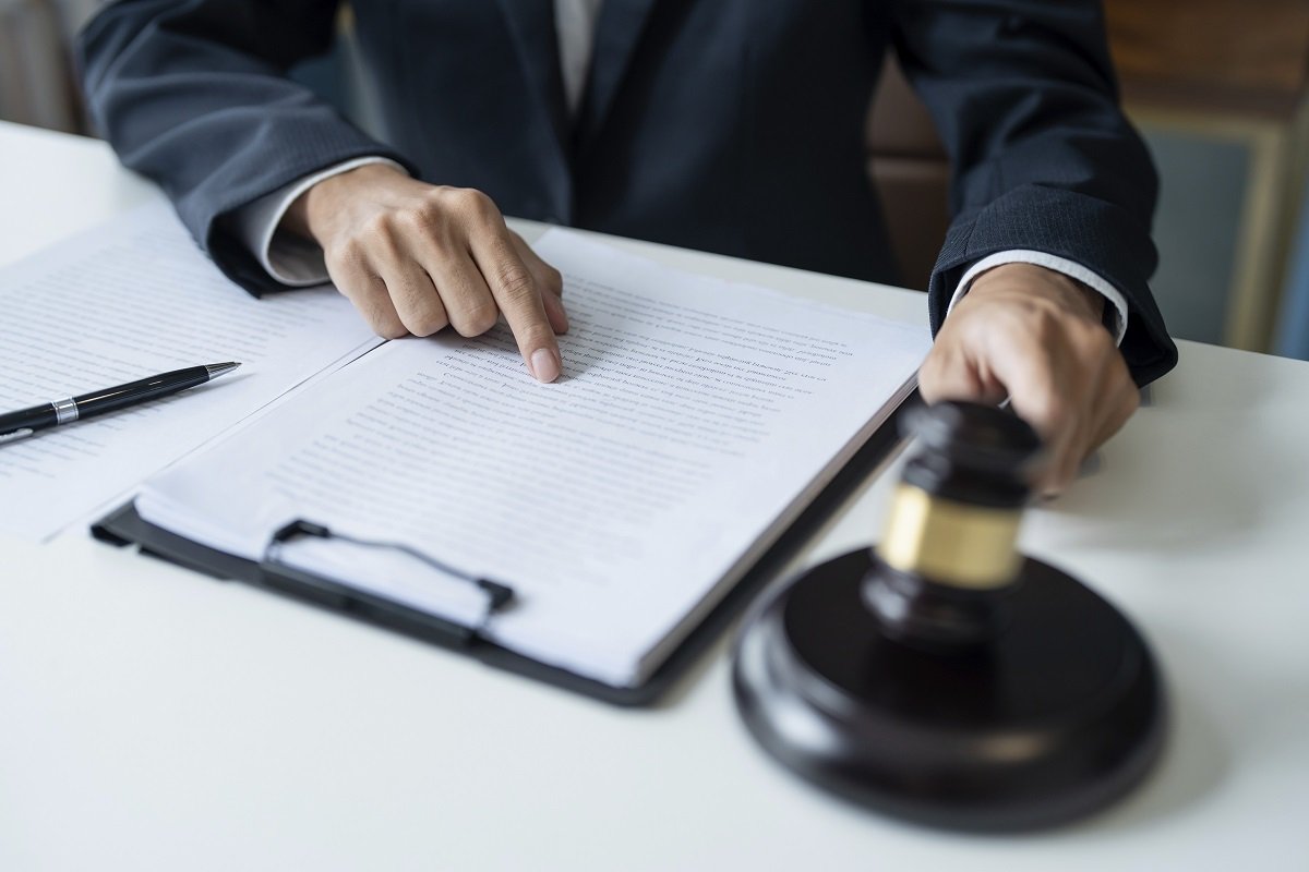 Atenție la moștenire: Ce trebuie să faci pentru a nu pierde bunurile defunctului Pierderea dreptului la moștenire poate surveni din diverse motive, printre care și ignorarea termenelor legale