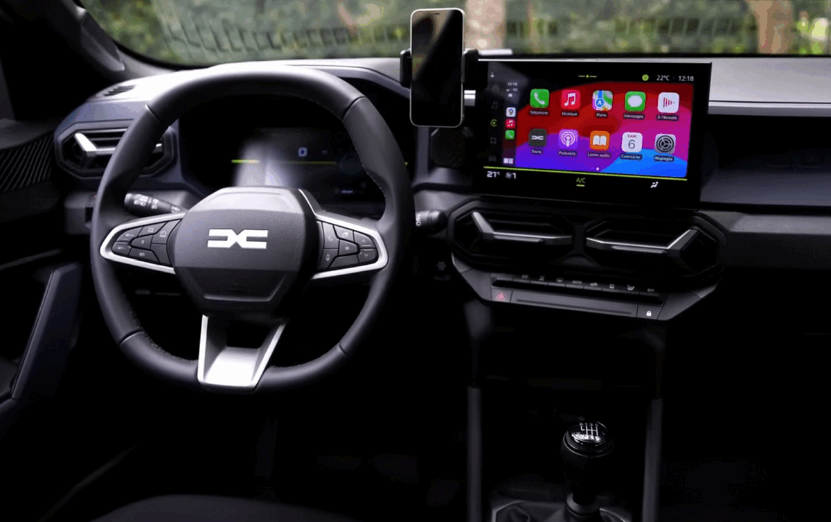 Dacia anunță oficial numele noului său crossover compact: Striker Mioveni, 5 martie 2026 – Dacia își pregătește terenul pentru lansarea unui nou model, iar numele acestuia a fost dezvăluit oficial