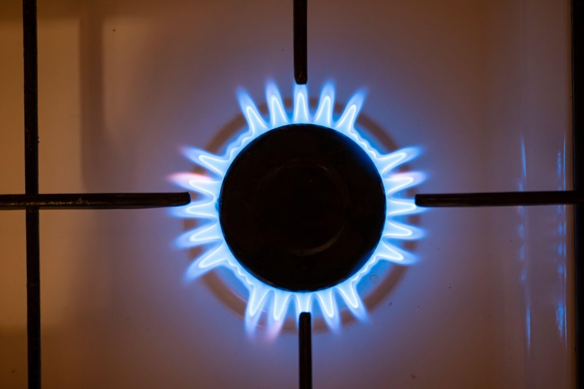 De ce s-a scumpit gazul în Europa: Nu are legătură cu Ormuz