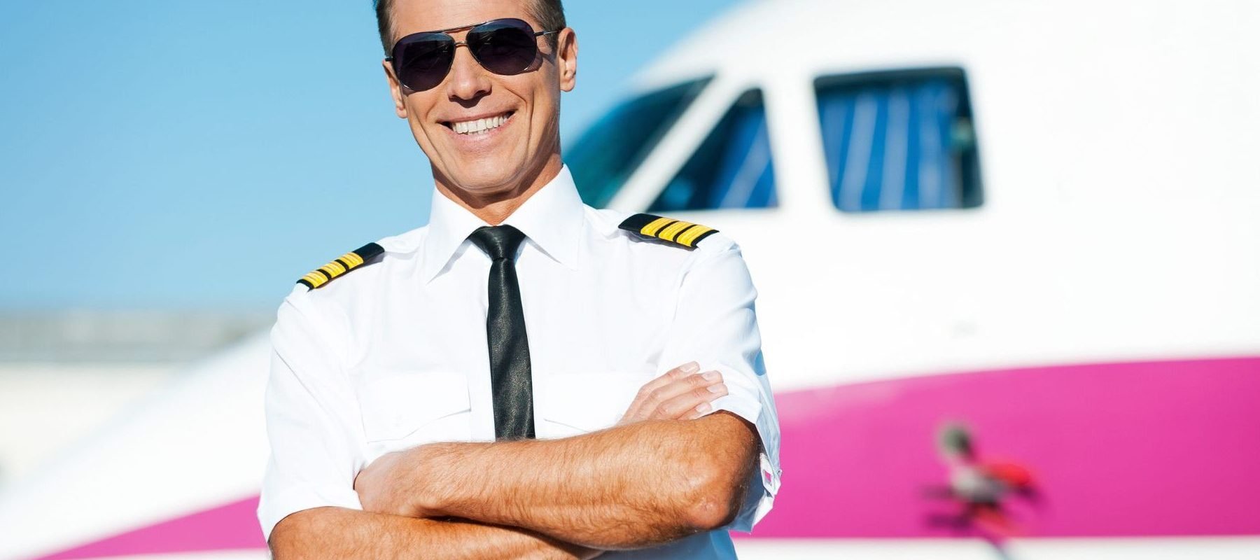 De ce barba este interzisă piloților de avioane: Siguranța pe primul loc Siguranța pasagerilor și a echipajului este prioritatea principală în aviație, iar pentru a o asigura, există o serie de reguli stricte
