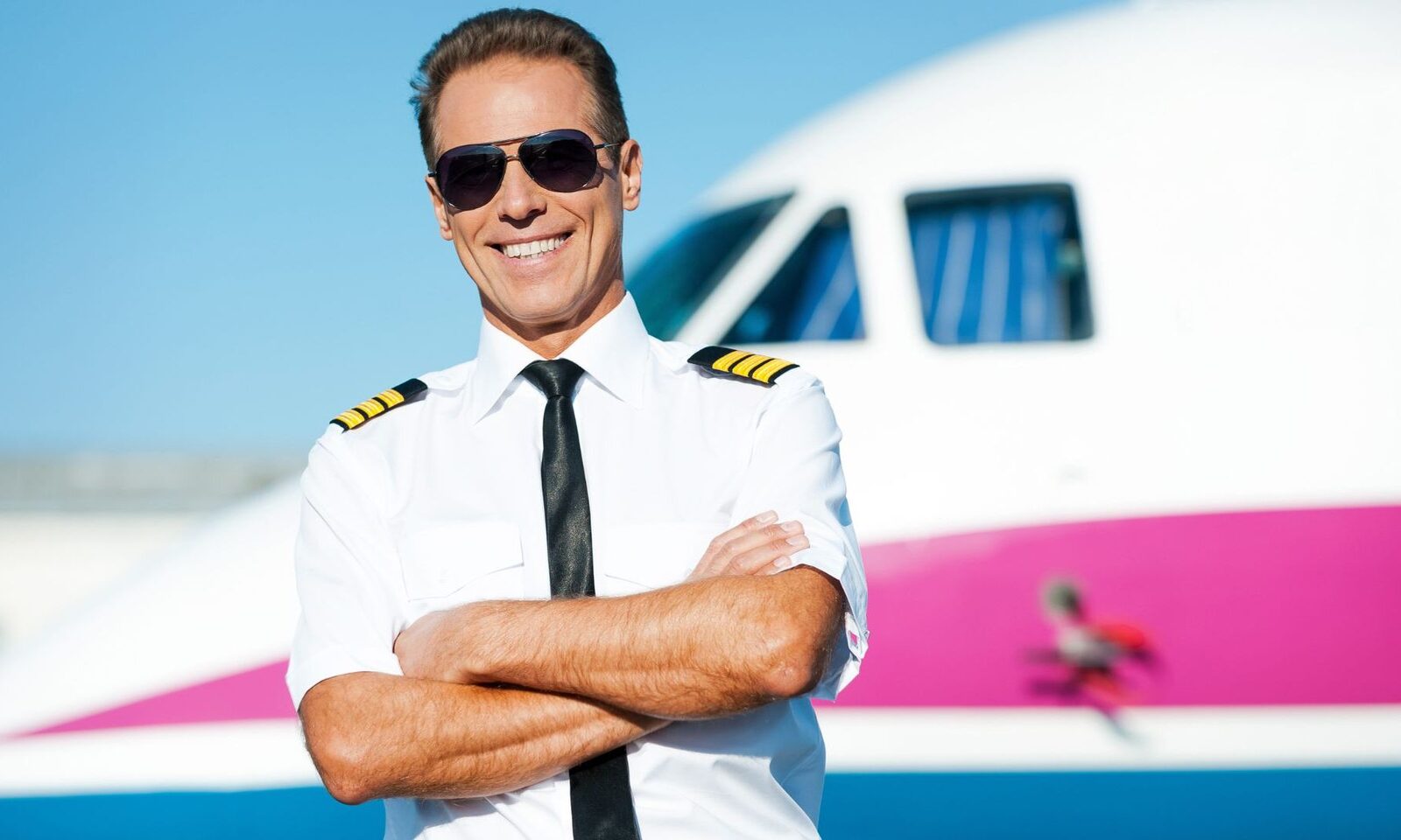 De ce barba este interzisă piloților de avioane: Siguranța pe primul loc Siguranța pasagerilor și a echipajului este prioritatea principală în aviație, iar pentru a o asigura, există o serie de reguli stricte