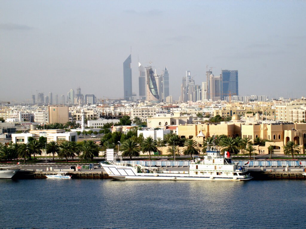 Românii din Dubai, mobilizați pe rețelele sociale după atacurile din Orientul Mijlociu Comunitatea românilor din Emiratele Arabe Unite s-a mobilizat pe rețelele sociale, începând de ieri, ca urmare a atacurilor lansate de Iran în contextul conflictului din Orientul Mijlociu