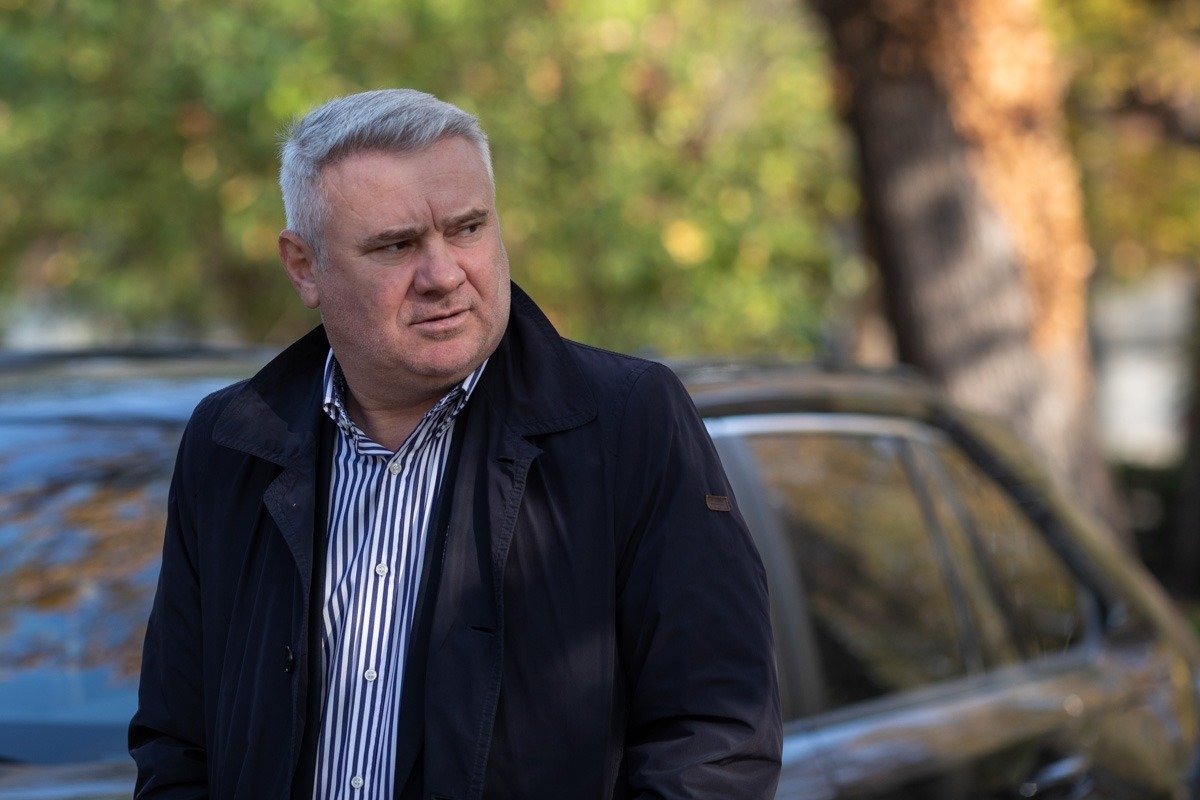 Știrbu acuză PSD de jocuri politice, pe fondul amânării deciziei privind coaliția Gigel Știrbu, președintele PNL Olt, a acuzat marți Partidul Social Democrat (PSD) că amână decizia privind viitorul coaliției de guvernare nu din motive de responsabilitate, ci din „un calcul rece” legat de numirile în funcții importante