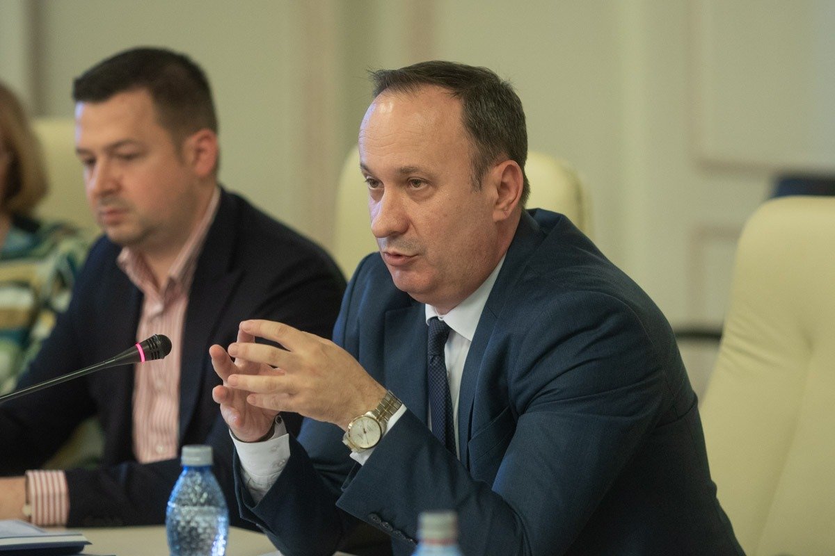Turcan solicită scuze din partea lui Câciu pentru un incident la Senat Deputata liberală Raluca Turcan a reacționat vehement la un incident petrecut la Senat, unde fostul ministru PSD Adrian Câciu ar fi lovit-o peste mână pe senatoarea PNL Gabriela Horga