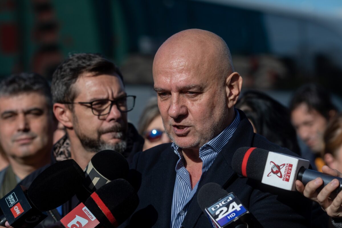 Grindeanu lovește din nou: Conflictul cu premierul Bolojan se adâncește Președintele PSD, Sorin Grindeanu, a lansat miercuri un nou atac dur la adresa premierului Ilie Bolojan, marcând o escaladare a tensiunilor existente între cei doi