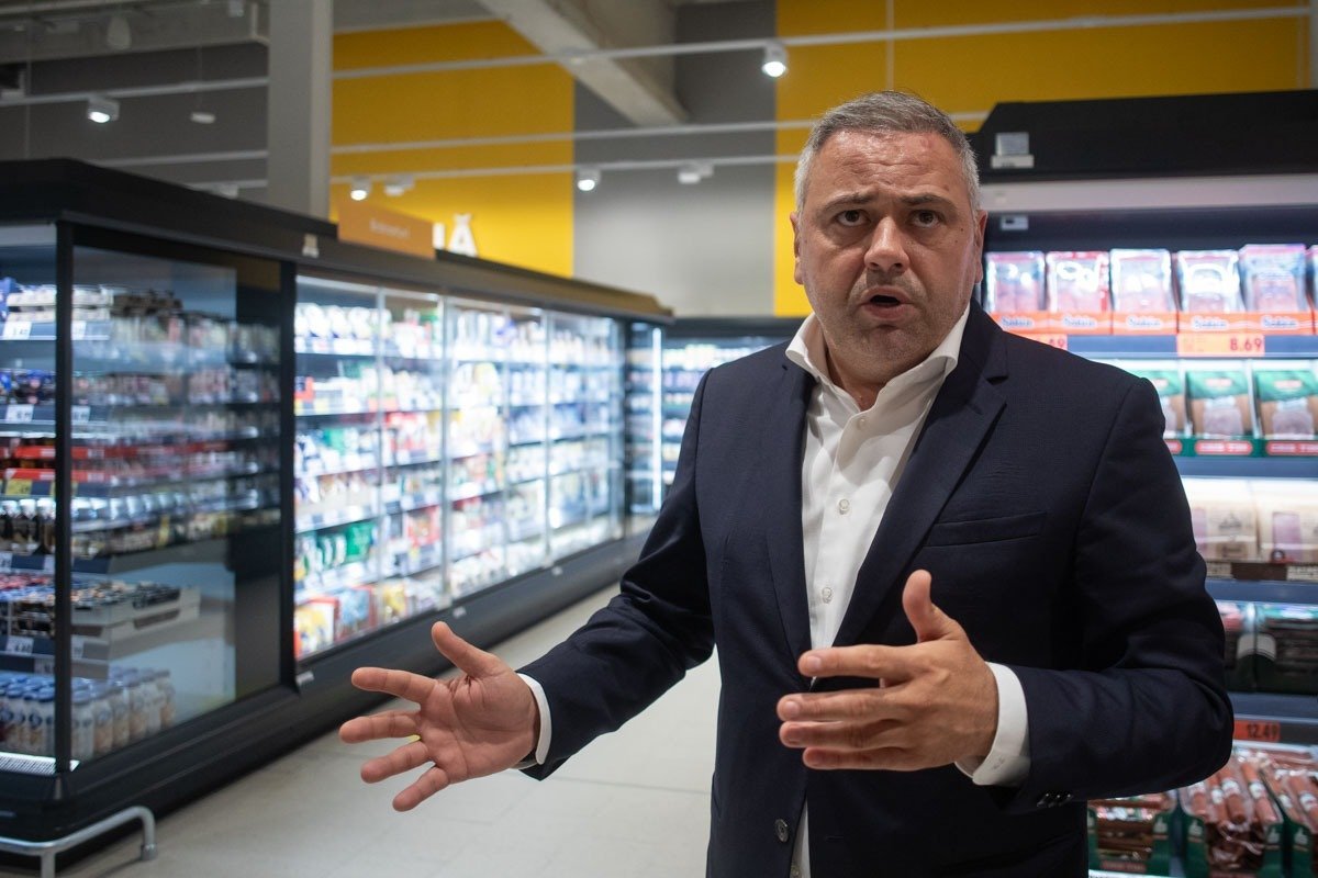 Ministrul Agriculturii cere investigații privind prețurile alimentelor București – Prețurile tot mai mari ale alimentelor și închiderea fermelor românești au determinat ministrul Agriculturii, Florin Barbu, să solicite Consiliului Concurenței o investigație