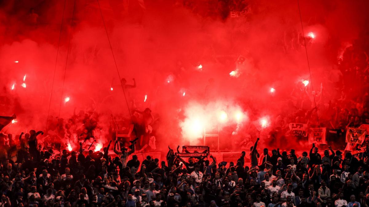 la bronca folle des supporters contre leurs joueurs