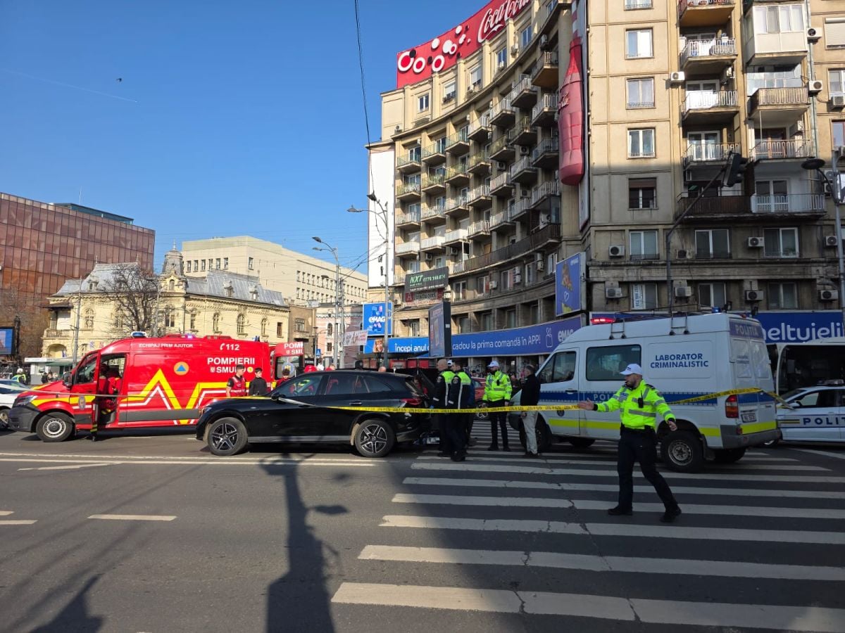 O femeie se zbate între viață și moarte după ce a fost victima unui accident rutier în Piața Romană din București