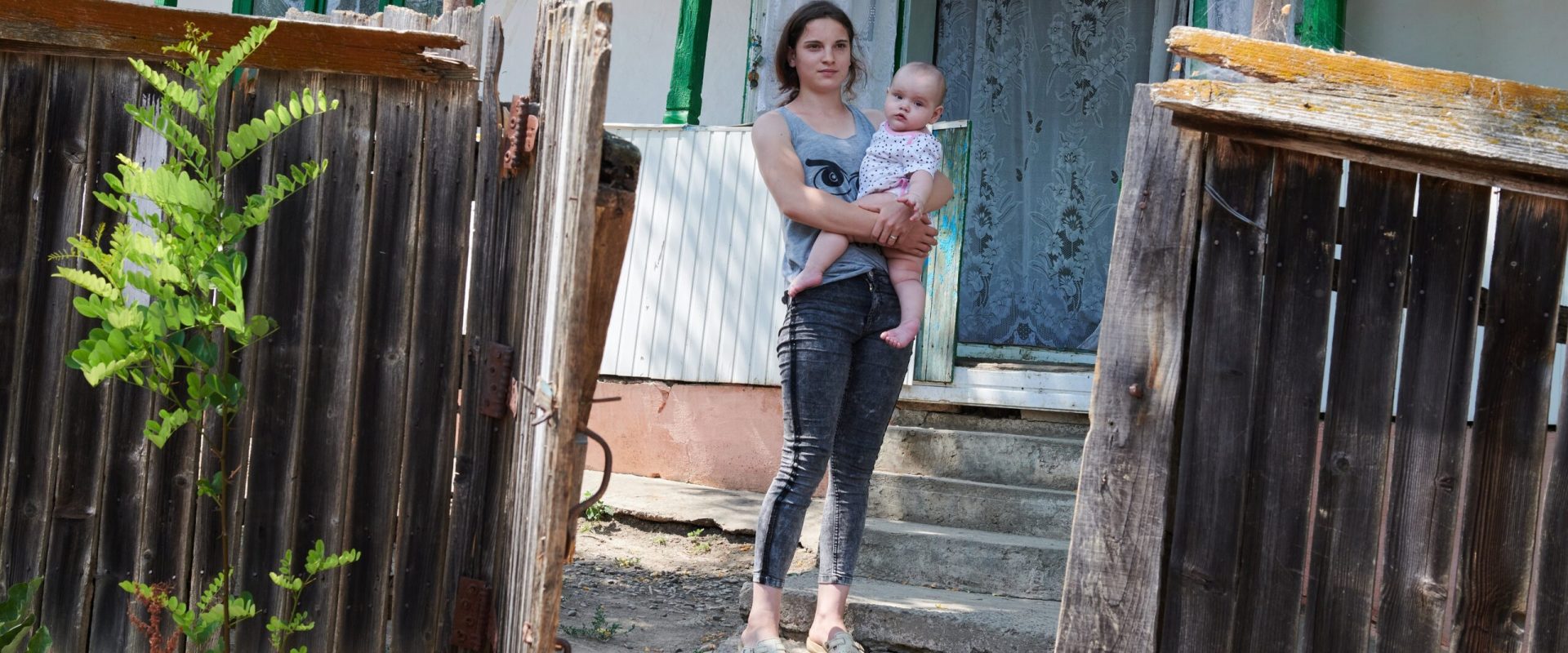 Numărul nașterilor în rândul adolescentelor rămâne ridicat Un comunicat dat publicității marți de organizația „Salvați Copiii” citează datele Institutului Național de Statistică (INS) privind nașterile din 2024
