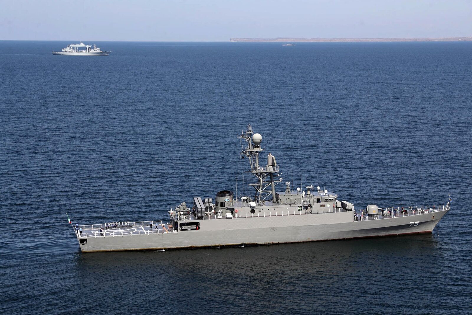 Nava de război iraniană scufundată în largul Sri Lankăi: Zeci de dispăruți, acuzații de atac american Aproape 150 de persoane sunt date dispărute după scufundarea unei nave de război iraniene în largul Sri Lankăi, miercuri
