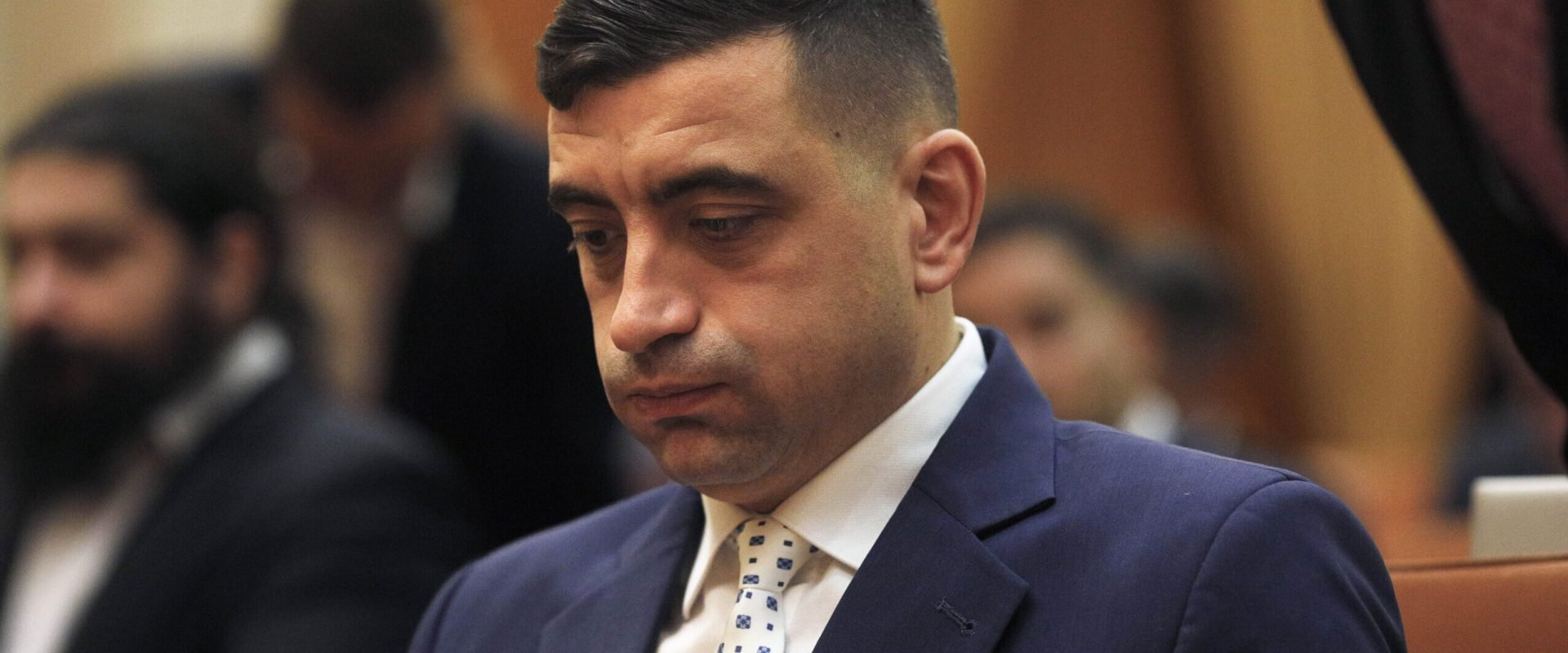 AUR atacă parteneriatul strategic România-Ucraina, reluând narative pro-Kremlin Partidul Alianța pentru Unirea Românilor (AUR) a criticat dur vineri parteneriatul strategic încheiat joi de președintele Klaus Iohannis cu Ucraina, reluând în discursul său elemente de propagandă rusească