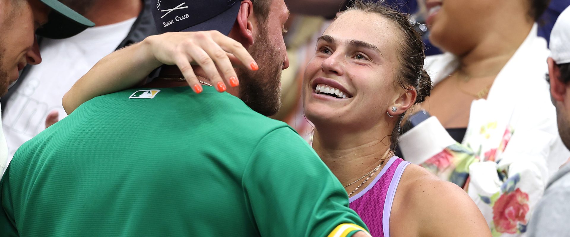 Aryna Sabalenka, numărul 1 mondial în tenisul feminin, s-a logodit Aryna Sabalenka, o figură proeminentă în lumea tenisului mondial, a anunțat recent logodna sa