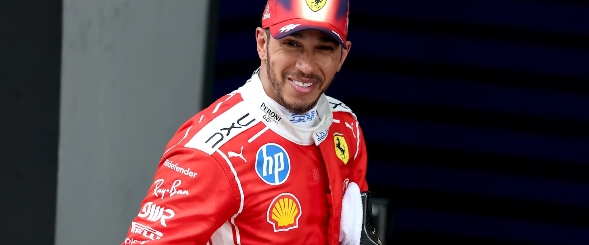 Hamilton, fericit după o cursă palpitantă cu Leclerc și urcă pe podium la Ferrari Shanghai, China – Lewis Hamilton a avut parte de o cursă de neuitat în Marele Premiu al Chinei, declarând ulterior că a fost „una dintre cele mai plăcute curse” din carieră