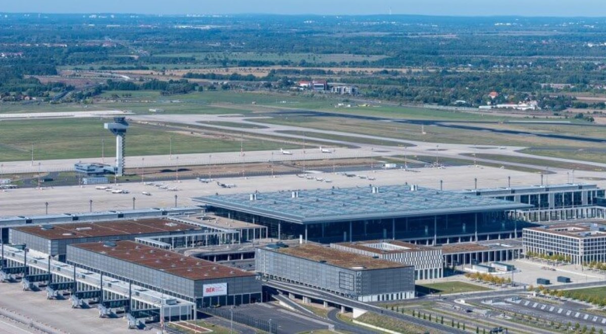 Greva de la Berlin afectează zborurile și generează perturbări pentru călătorii Sindicatul Verdi a anunțat o grevă pe Aeroportul Internațional Berlin-Brandenburg pentru miercuri, 18 martie 2026, conform informațiilor obținute de la agențiile de presă internaționale