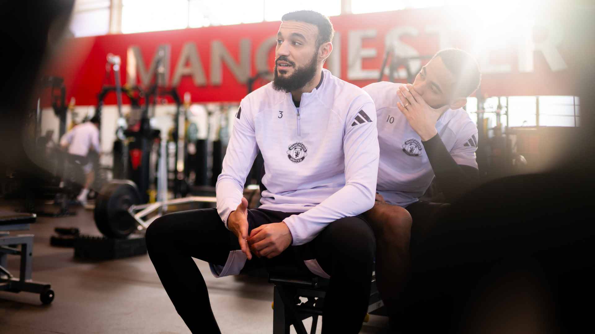 Brown Predicts: Schimbări Tactice și Vedete pe Turf pentru Manchester United Fostul fundaș al lui Manchester United, Wes Brown, anticipează o serie de schimbări în echipa „diavolilor roșii” pentru meciul de miercuri seară, inclusiv o înlocuire pe postul de fundaș dreapta