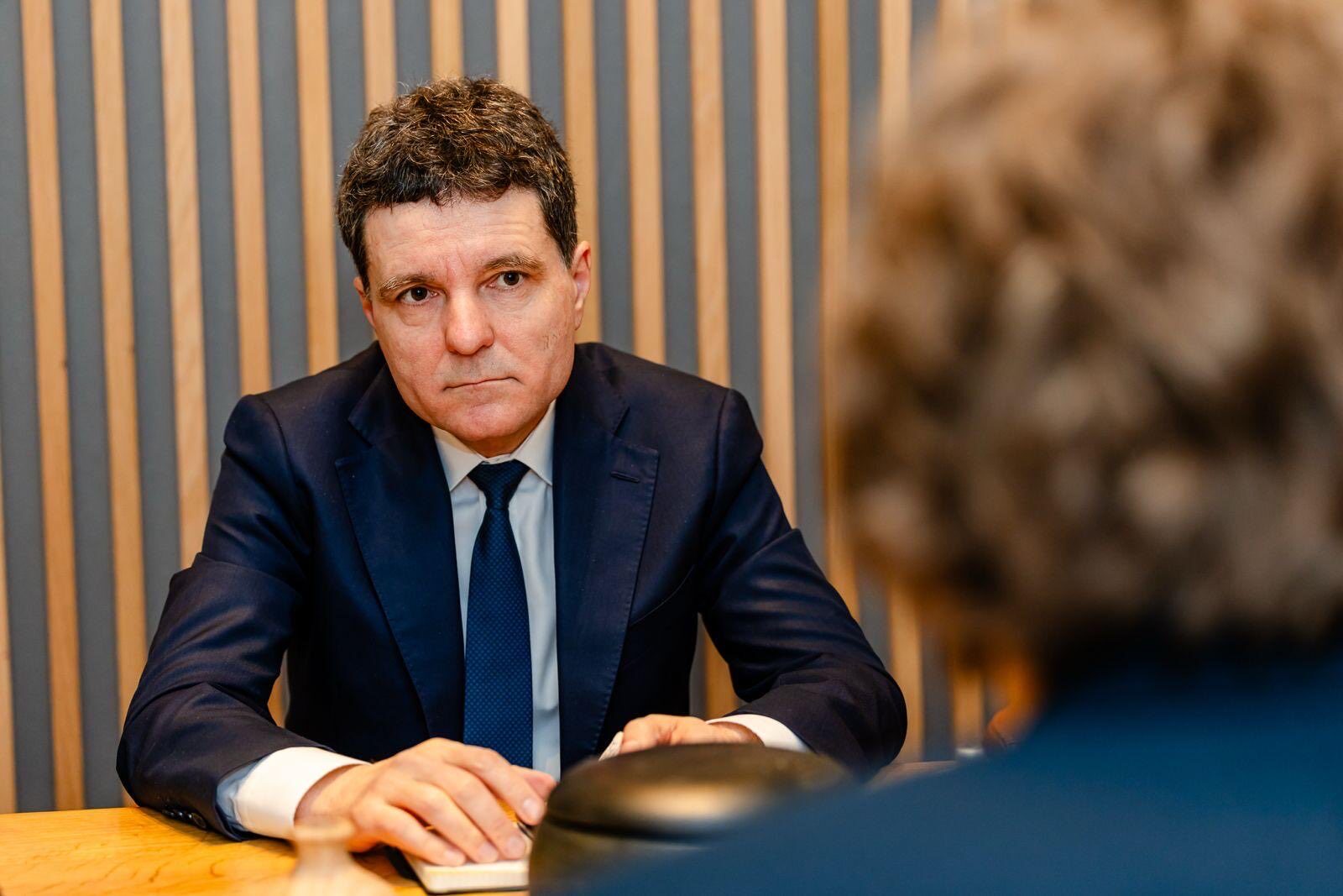 Reforma companiilor de stat, o prioritate de netăgăduit, susține președintele după discuții la Bruxelles București – Reforma companiilor de stat din România nu mai poate fi amânată, a declarat președintele țării, după o întâlnire la Bruxelles cu vicepremierul Oana Gheorghiu