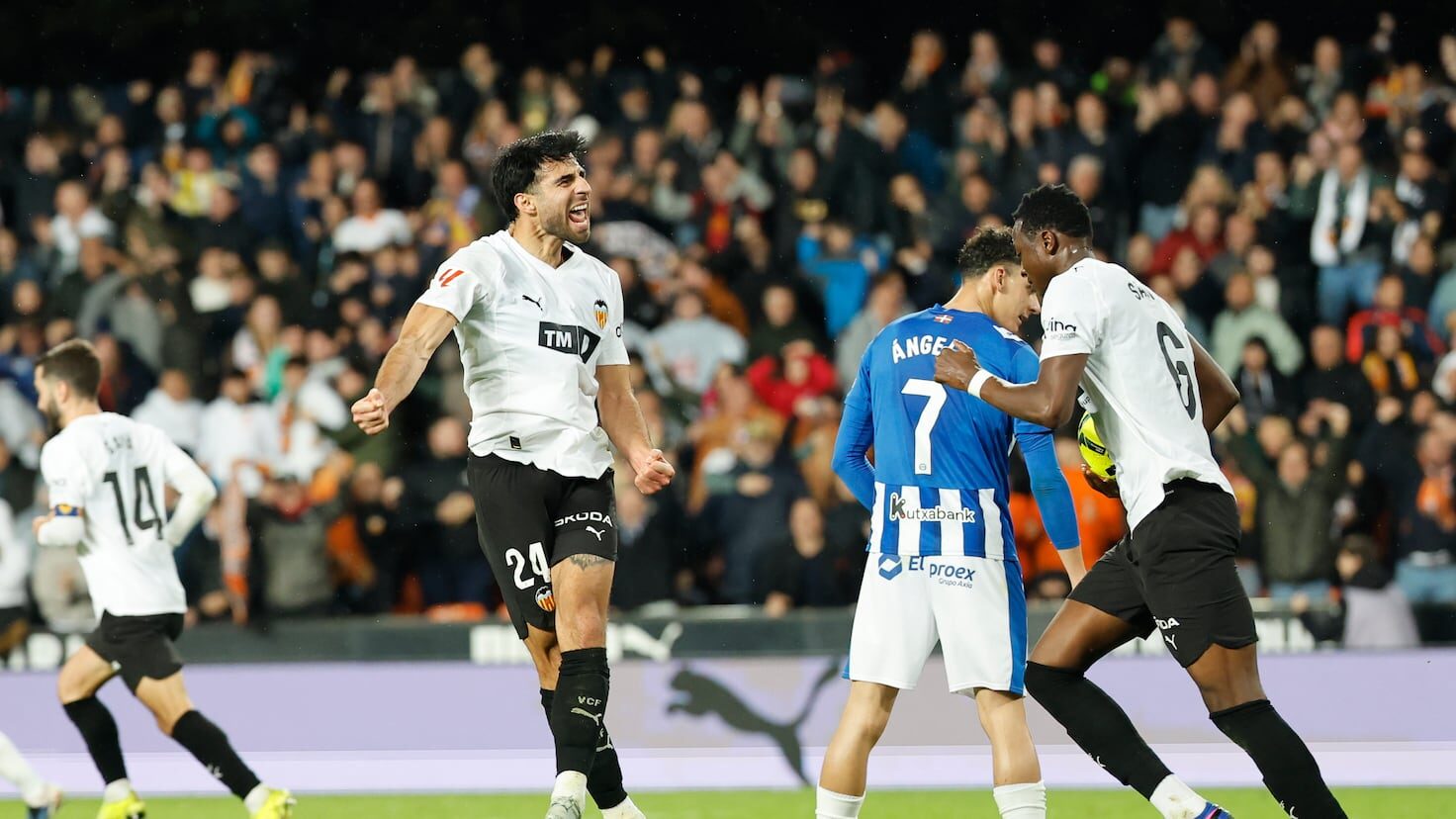 Valencia în delir: Hugo Duro aprinde Mestalla